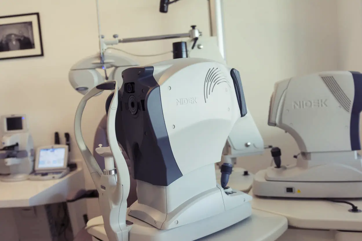Cutting-Edge Technology of the Nidek TONOREF II