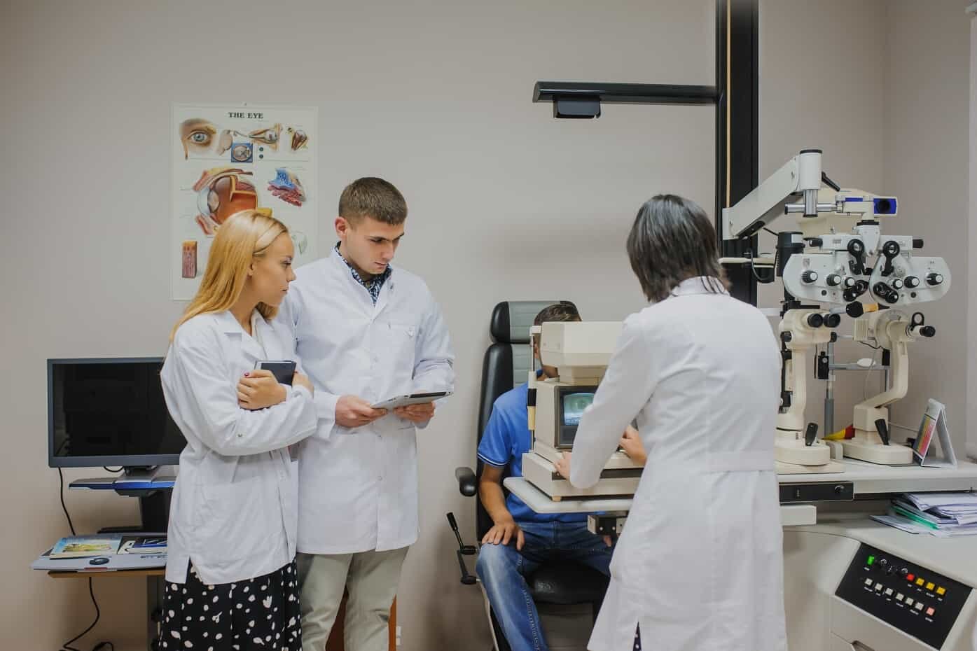 Choosing the Right Non-Mydriatic Retinal Camera